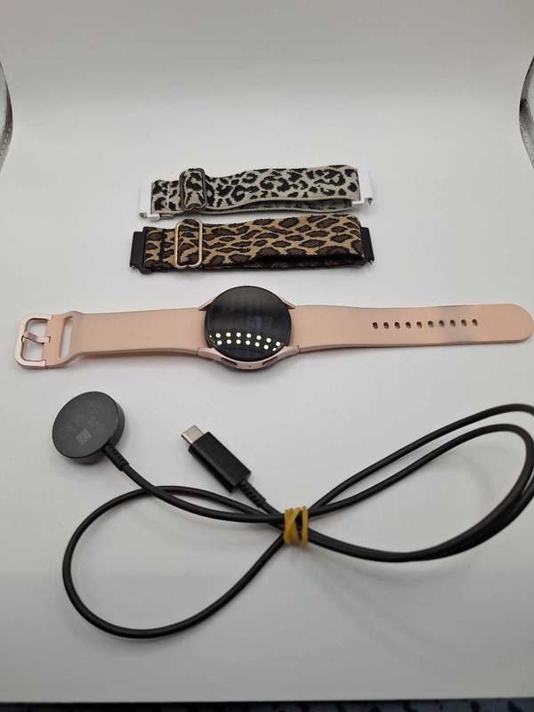 Samsung Galaxy Watch 5 (Rose Gold)