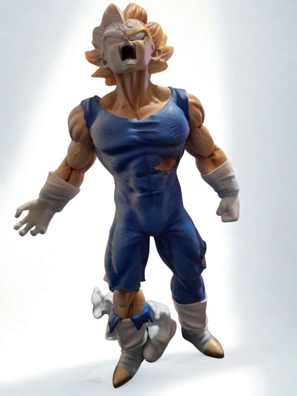 Dragon Ball Z: Super Saiyan Majin Vegeta Figure