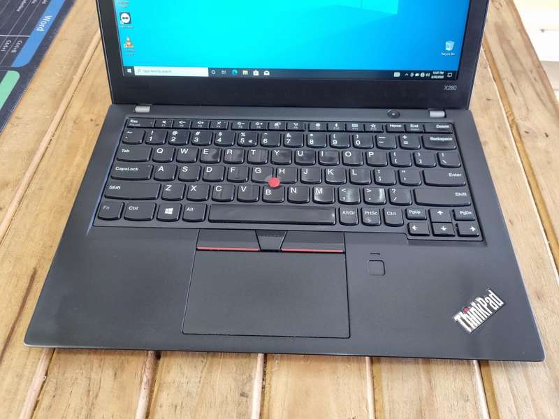 Lenovo ThinkPad X280 Core i5 - 8250U/ 8GB DDR4/ 256GB NVMe SSD/ 13.3" FHD 1080p Display