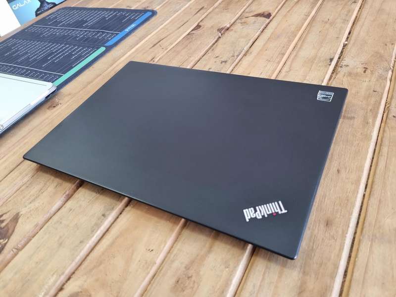 Lenovo ThinkPad X280 Core i5 - 8250U/ 8GB DDR4/ 256GB NVMe SSD/ 13.3" FHD 1080p Display