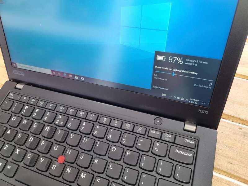 Lenovo ThinkPad X280 Core i5 - 8250U/ 8GB DDR4/ 256GB NVMe SSD/ 13.3" FHD 1080p Display