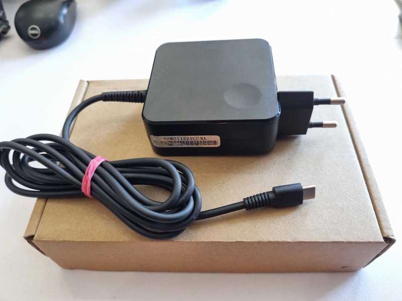 Lenovo ThinkPad 65W USB - Type C Charger (Brand New)