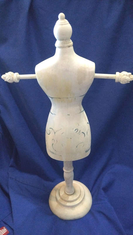 Jewellery hanging mannequin