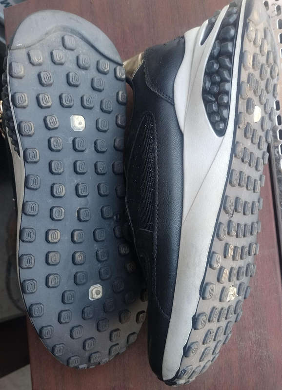Pair of hardly used Identity size 7 Sneakers