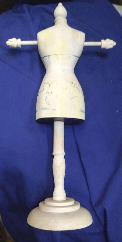 Jewellery hanging mannequin