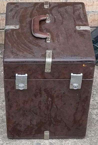 Leather look green Baize lined storage case with twin front fasteners and side fasteners(no keys)