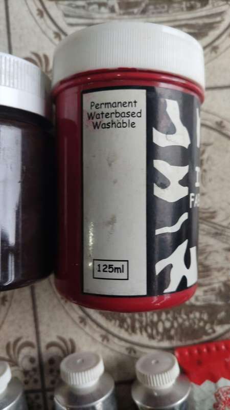 Lot of artists or crafters paints in tubes and bottles *See description about contents*