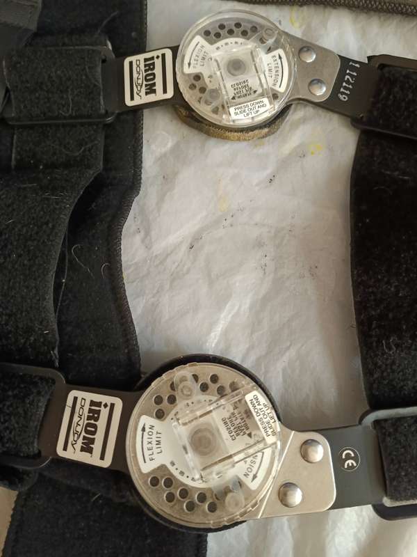 1 x black left leg knee and leg brace