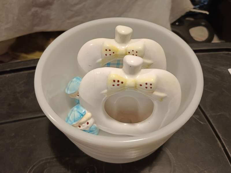 2 x photo frames with bowl