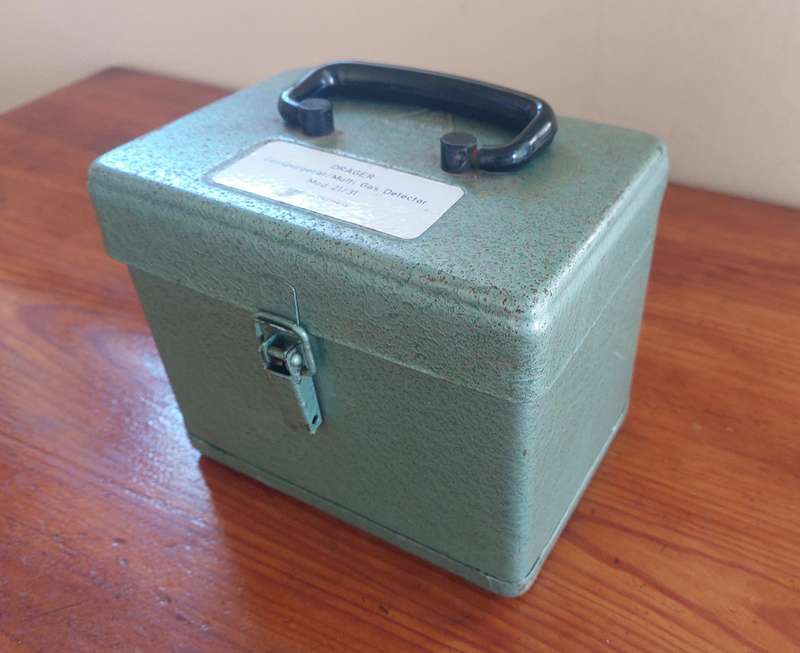 Vintage Drager multi-gas detector 2131 (CASE ONLY - NO KIT)