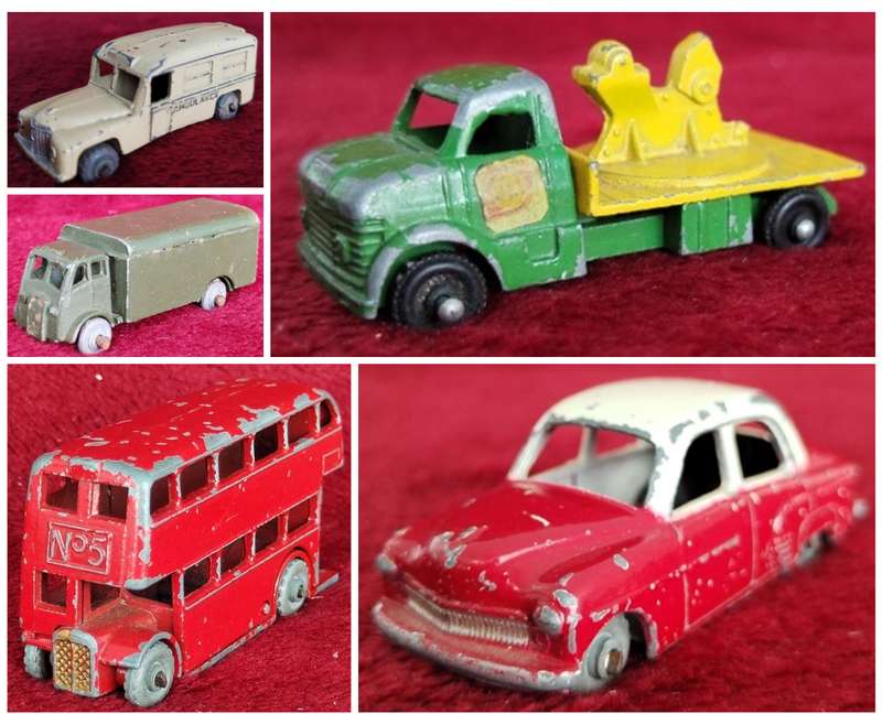 Set of 5 Very Small-Scale Vintage Cars