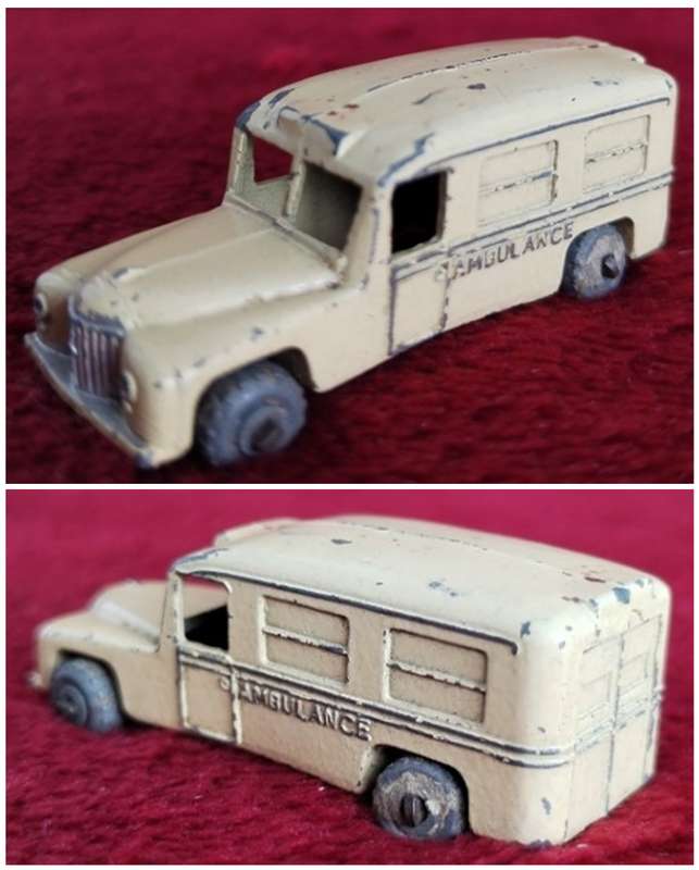 Set of 5 Very Small-Scale Vintage Cars