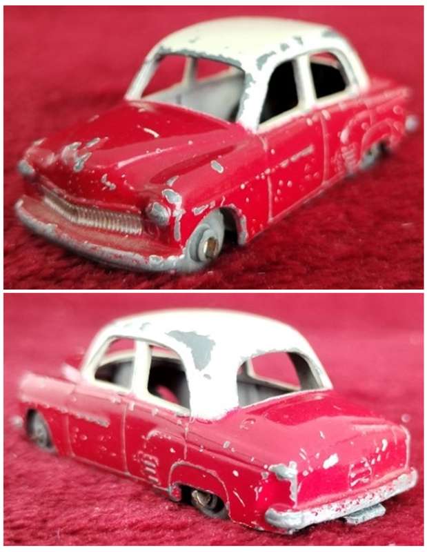 Set of 5 Very Small-Scale Vintage Cars