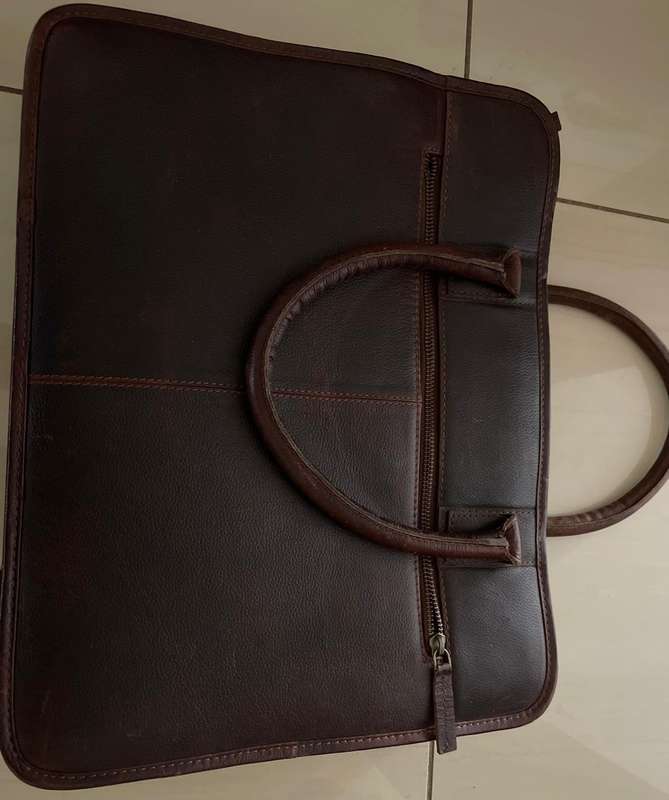 Leather  laptop Bag : Trendy Rustic Brown - as new