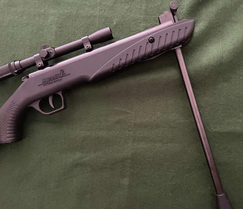 Rifle : Air Soft Rifle  Hammerli AR Firefox Air Rifle - scope and Rifle Carry Bag : Excellent buy