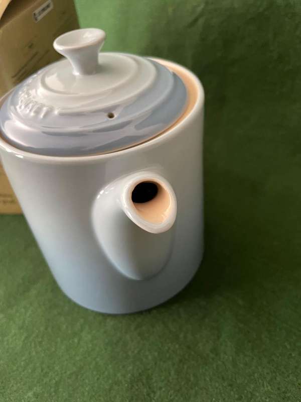 Le Creseut Grand Teapot