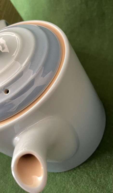 Le Creseut Grand Teapot