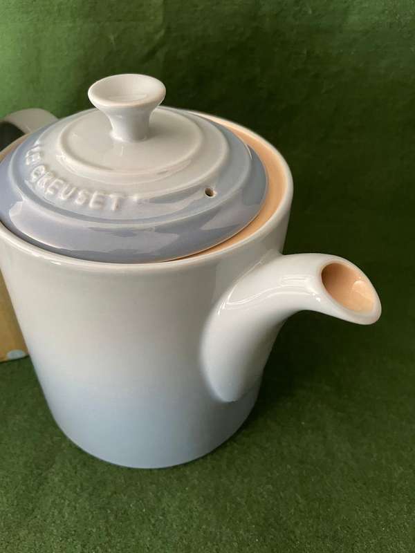 Le Creseut Grand Teapot