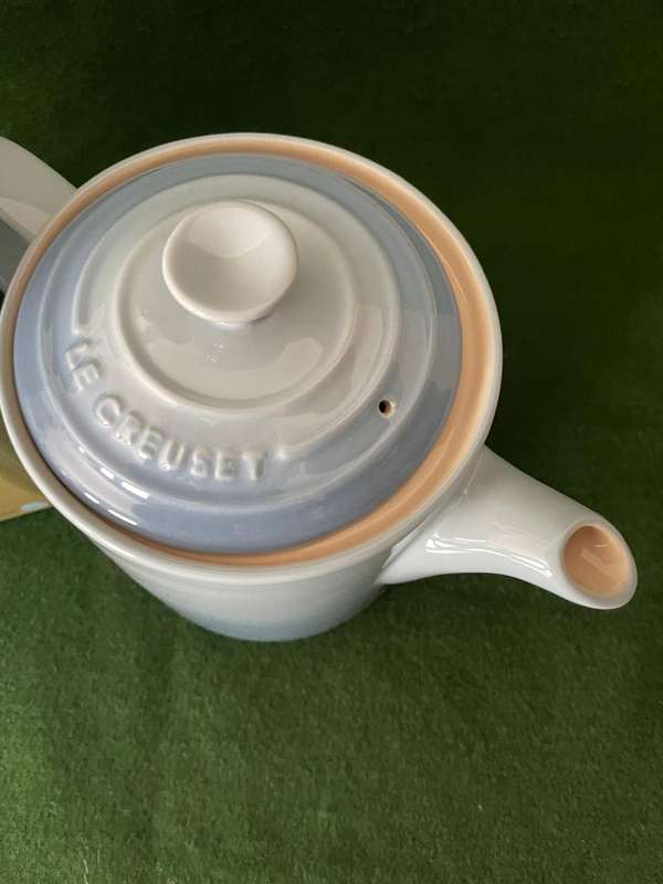 Le Creseut Grand Teapot