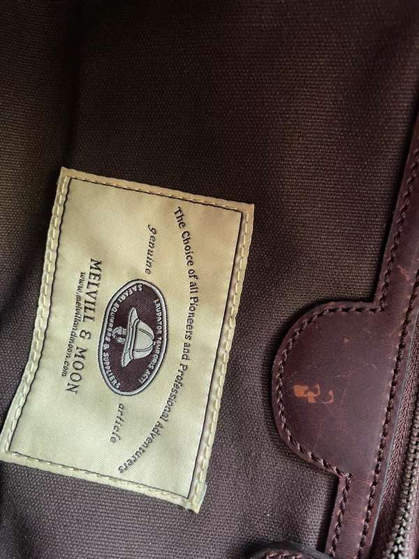 Shoulder Bag - Melville & Moon Bag - its in super good condition - its TRENDY