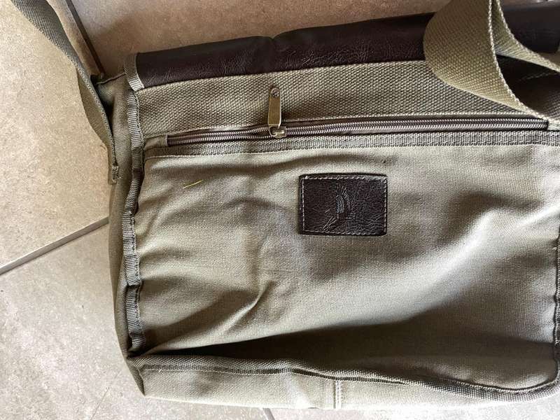 Shoulder Bag : Canvas looking bag Fish Eagle Brandy Bag - quite trendy - nice condition