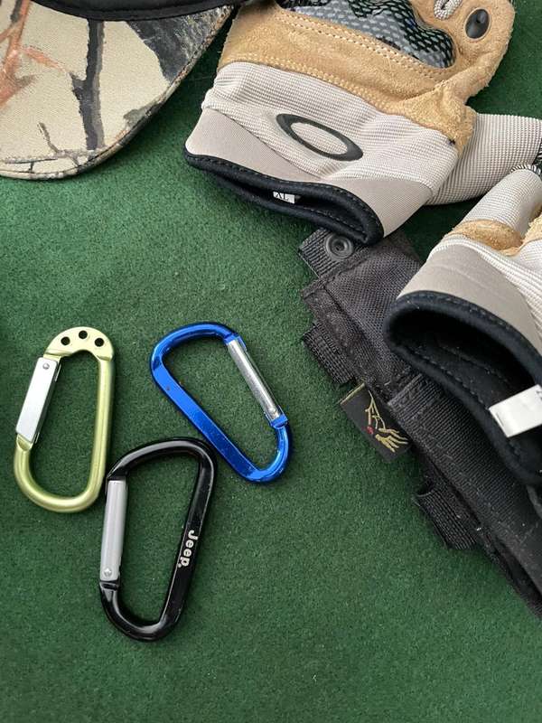 Shooting Job Lot : Gloves / Camo Tape / Sniper Peak Hat and other - take a look