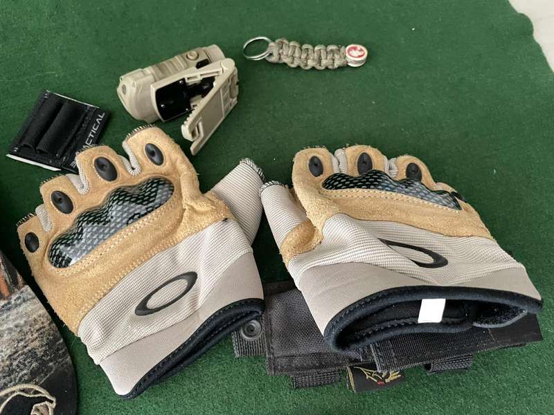 Shooting Job Lot : Gloves / Camo Tape / Sniper Peak Hat and other - take a look