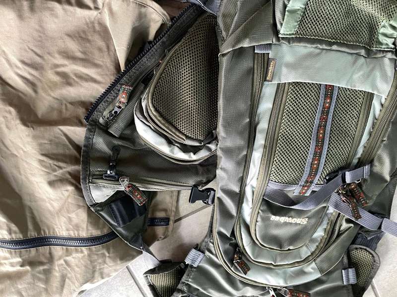 Flyfishing : 2 x Flyfishing Vests : Orvis & Snowbee - both in really good condition