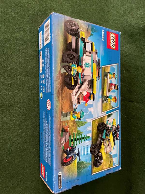 Lego : City Rescue Set : Age 6+ - brand new - never been opened