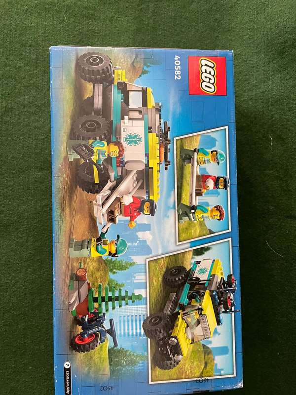 Lego : City Rescue Set : Age 6+ - brand new - never been opened
