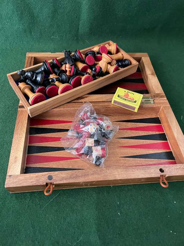 Beautiful old wooden Game set  : Chess set & Backgammon set - nice condition - folds