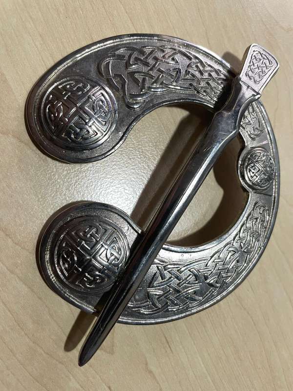 Irish / Scottish Military Celtic Plaid Broach - excellent condition