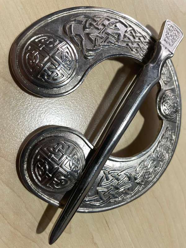 Irish / Scottish Military Celtic Plaid Broach - excellent condition