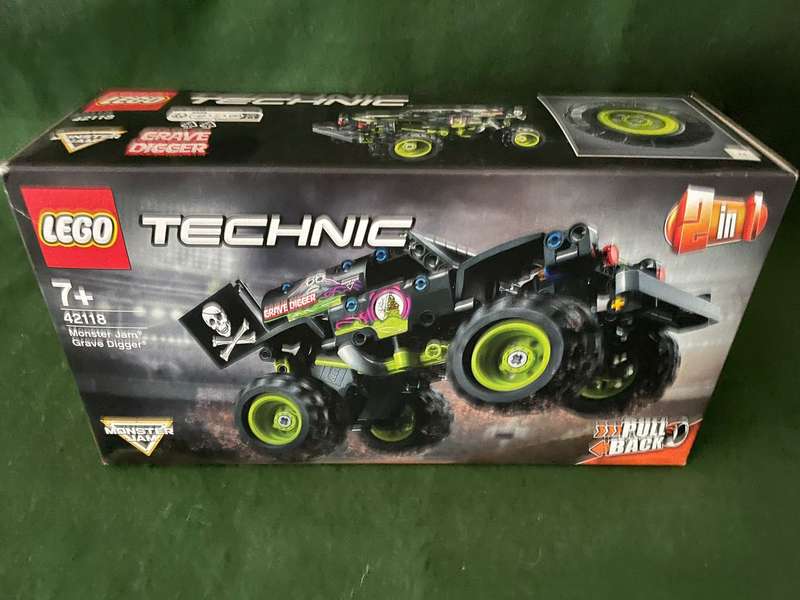 Lego : Monster Jam Grave Digger # 42118 - never been opened - excellent condition - collectors item