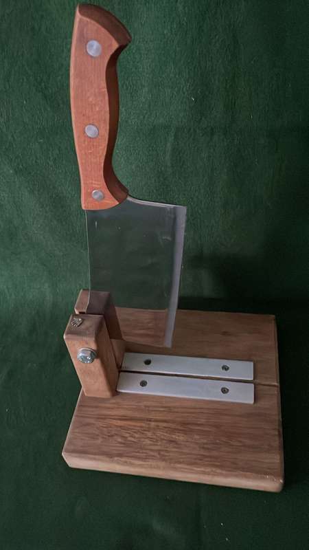Beautiful wooden biltong cutter - sharp item - sturdy - good condition
