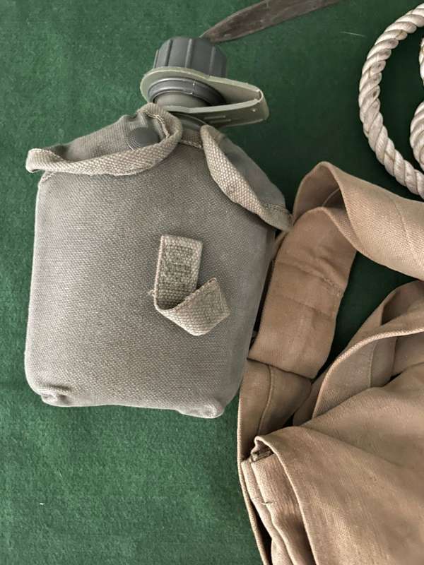 SADF Infantry : Job lot of items : bayonet / Water bottle / Toggle Rope and shoulder bag