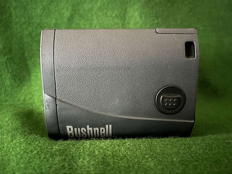 Range Finder : Bushnell Yardage Pro - works and in nice condition