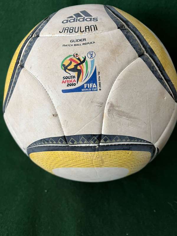 World Cup Soccer Ball: Adidas :2010 Jabulani replica playing ball - good condition