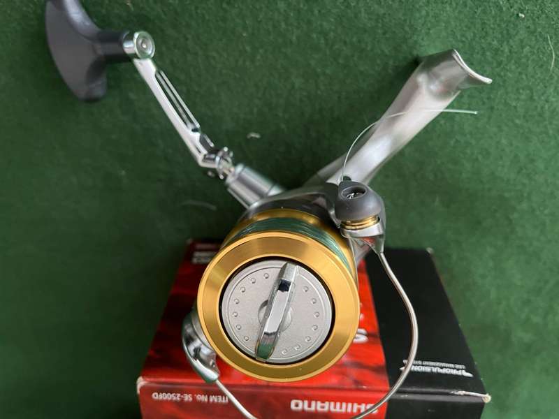 Bass reel : Shimano Sedona 2500FD - with backing and braid line - never been used