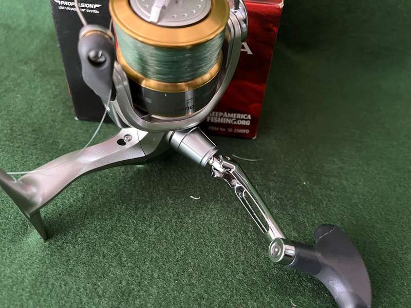 Bass reel : Shimano Sedona 2500FD - with backing and braid line - never been used