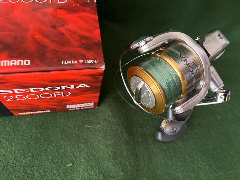 Bass reel : Shimano Sedona 2500FD - with backing and braid line - never been used