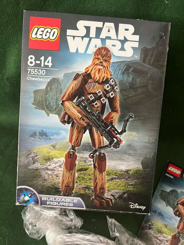 Star Wars : Chewbacca Buildable Figurine : set is open with manual  - great condition : very rare