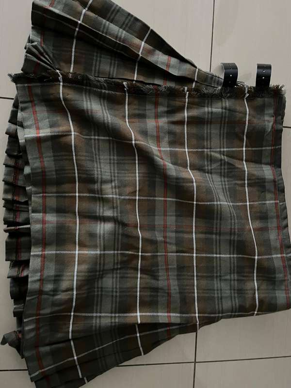 Scottish Kilt : Mckenzie Weathered Kilt : Size 42 to 44 waist / length 25inch - excellent condition