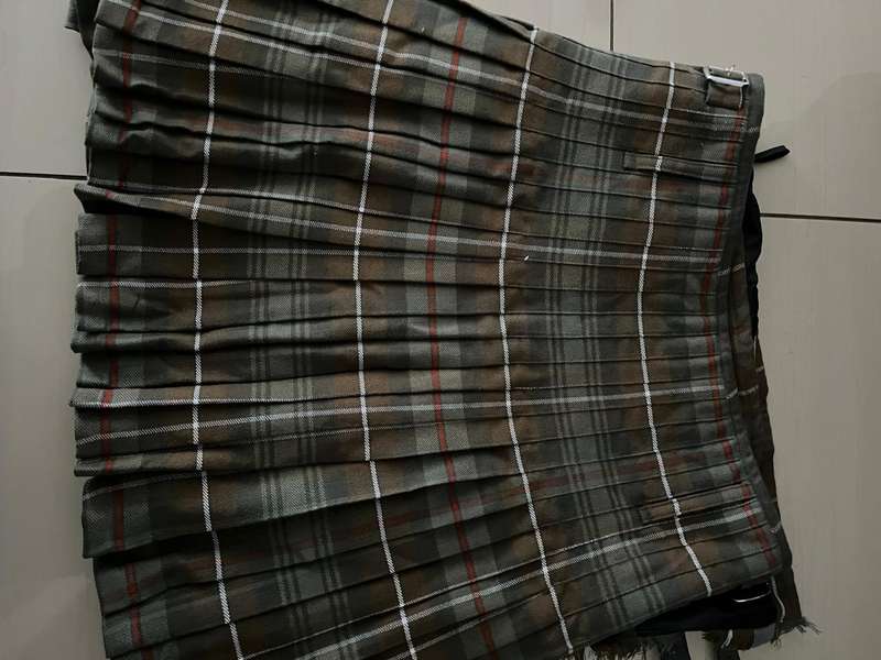 Scottish Kilt : Mckenzie Weathered Kilt : Size 42 to 44 waist / length 25inch - excellent condition