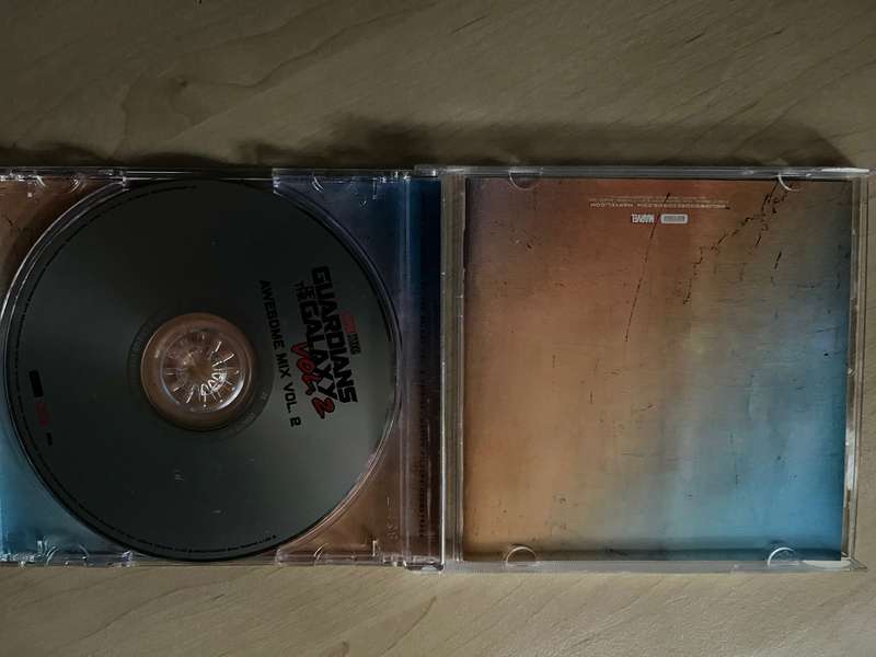 CD : Guardians of the Galaxy Vol 2 CD - a blast from the past - excellent condition