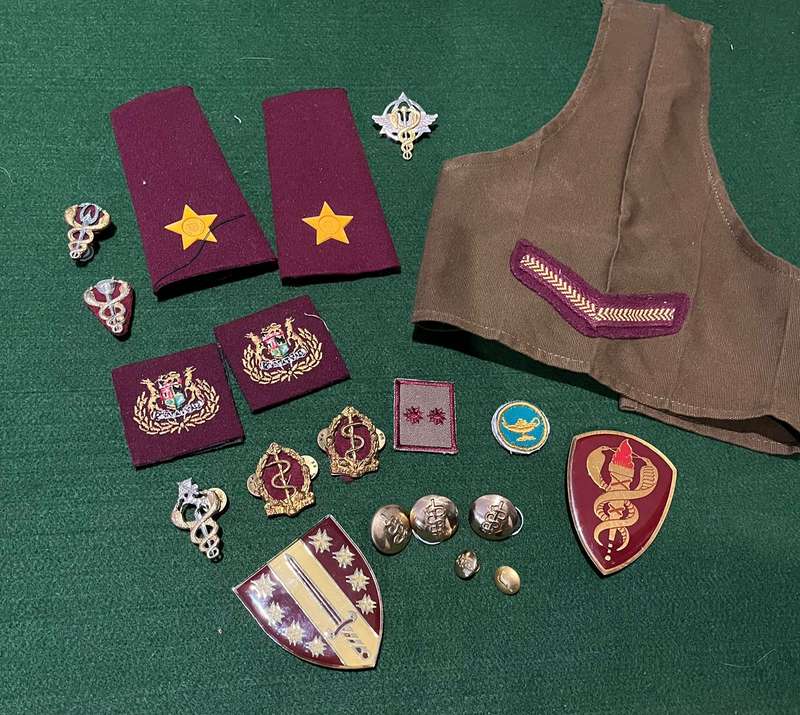 SADF Medic SAMS Job lot : Badges / Rank / Shoulder Flashes - all great condition