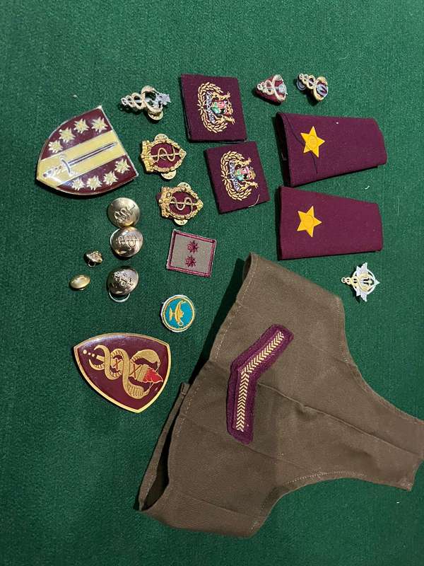 SADF Medic SAMS Job lot : Badges / Rank / Shoulder Flashes - all great condition