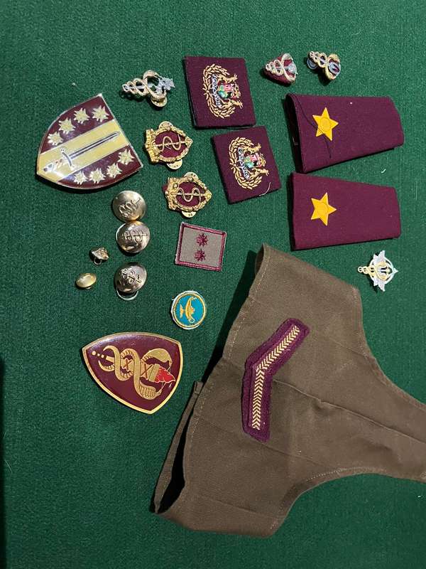 SADF Medic SAMS Job lot : Badges / Rank / Shoulder Flashes - all great condition