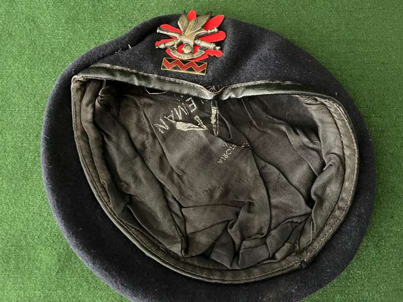 SADF : Artillery Beret - definitely 80"s era - great condition - with beret balkie