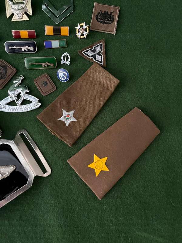 Job lot of SADF stable belt, beret, badges, rank etc